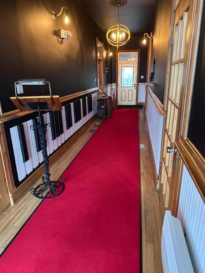 Auberge Et Bistro Namaste Lachute Luaran gambar