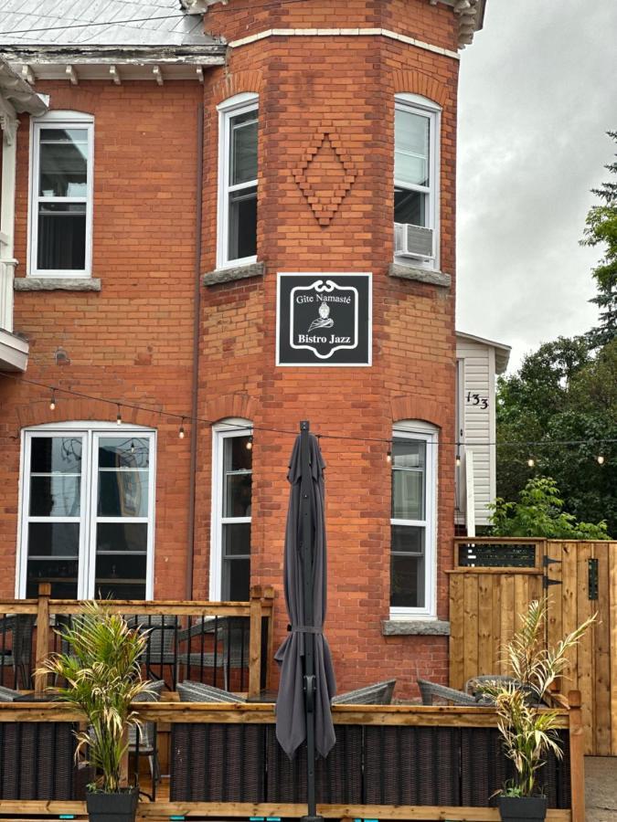Auberge Et Bistro Namaste Lachute Luaran gambar