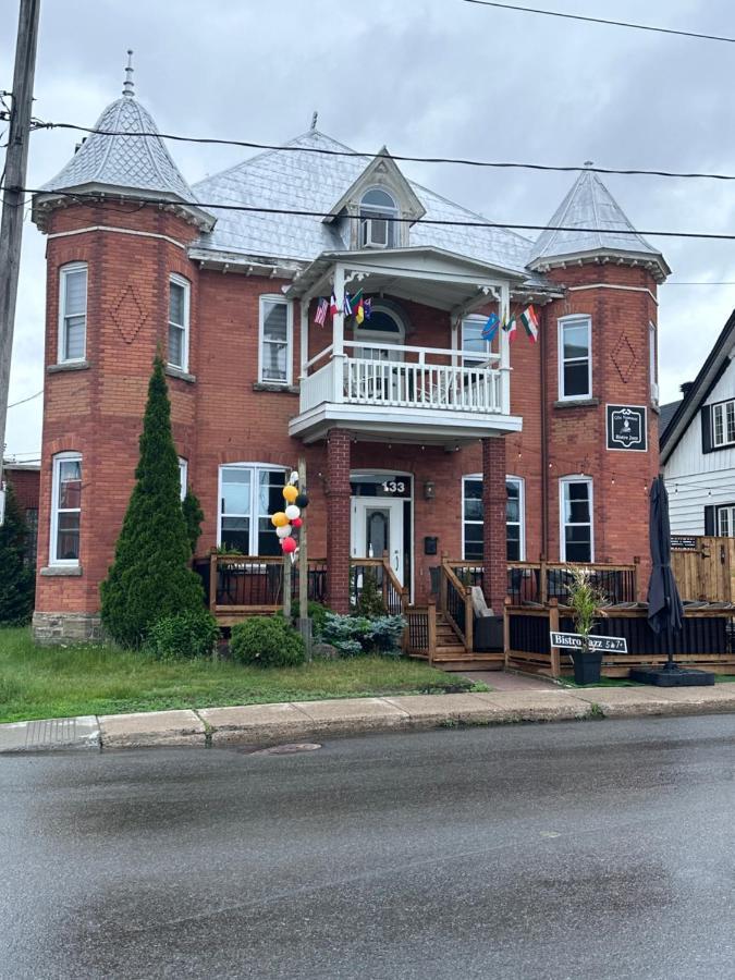Auberge Et Bistro Namaste Lachute Luaran gambar